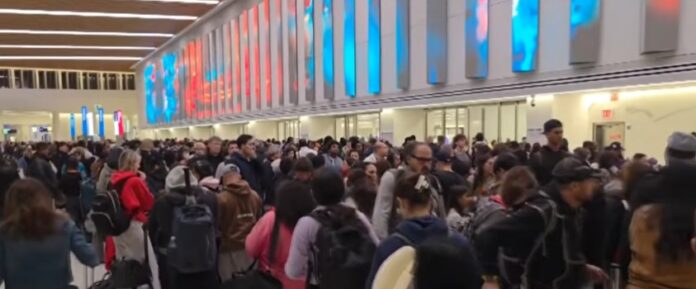 TSA officers still calling out sick after Trump's directive to pay them