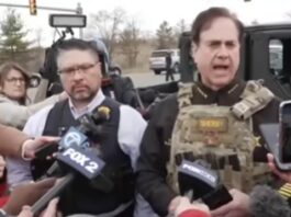 Suspect in Michigan synagogue attack dead, security guard injured