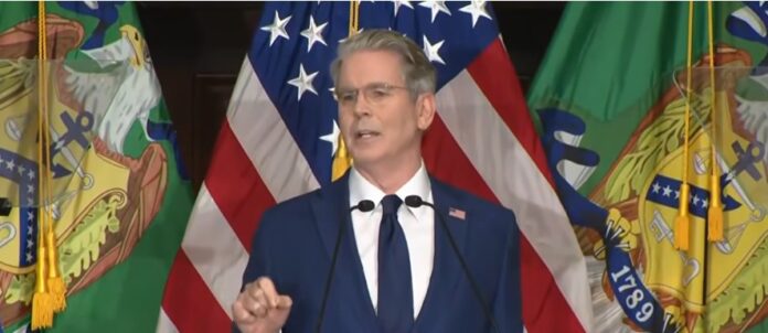 New U.S. economic sanctions to isolate Iran unveils